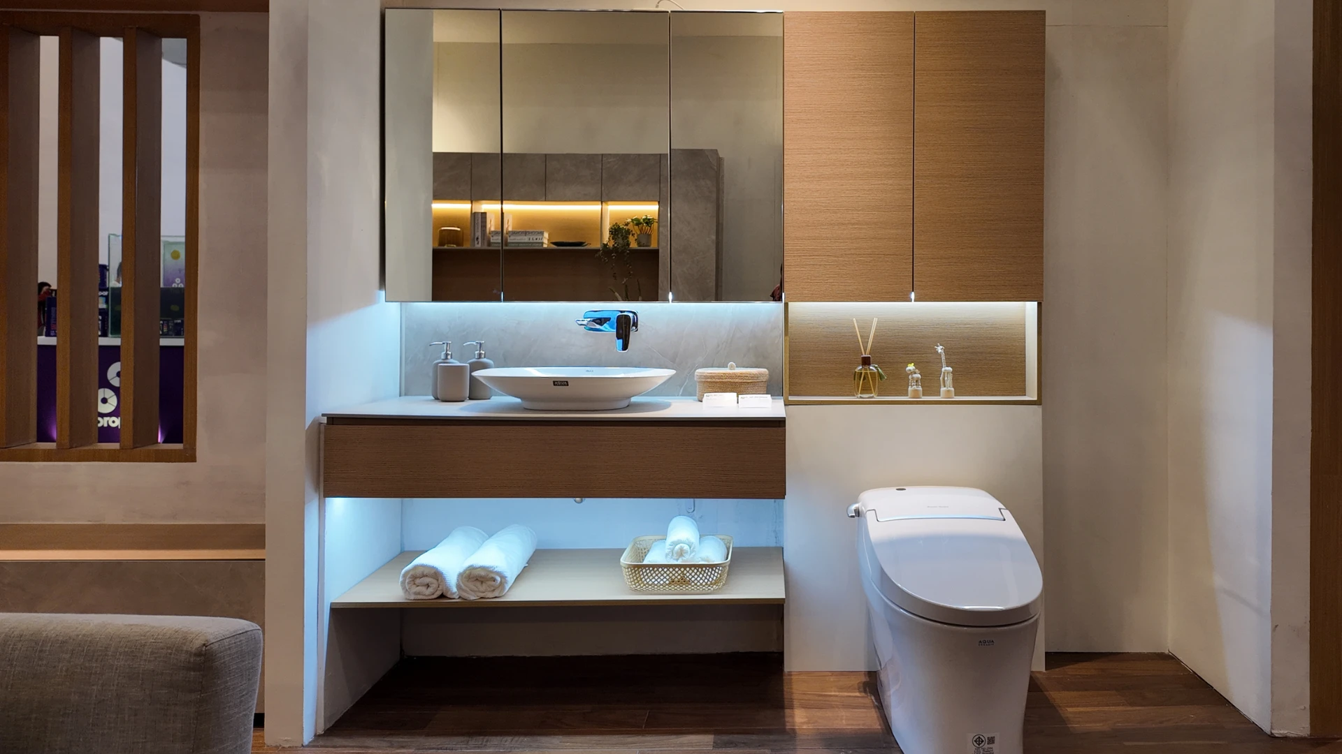 Aplikasi mebel vanity cabinet kamar mandi menggunakan bahan HMR Board