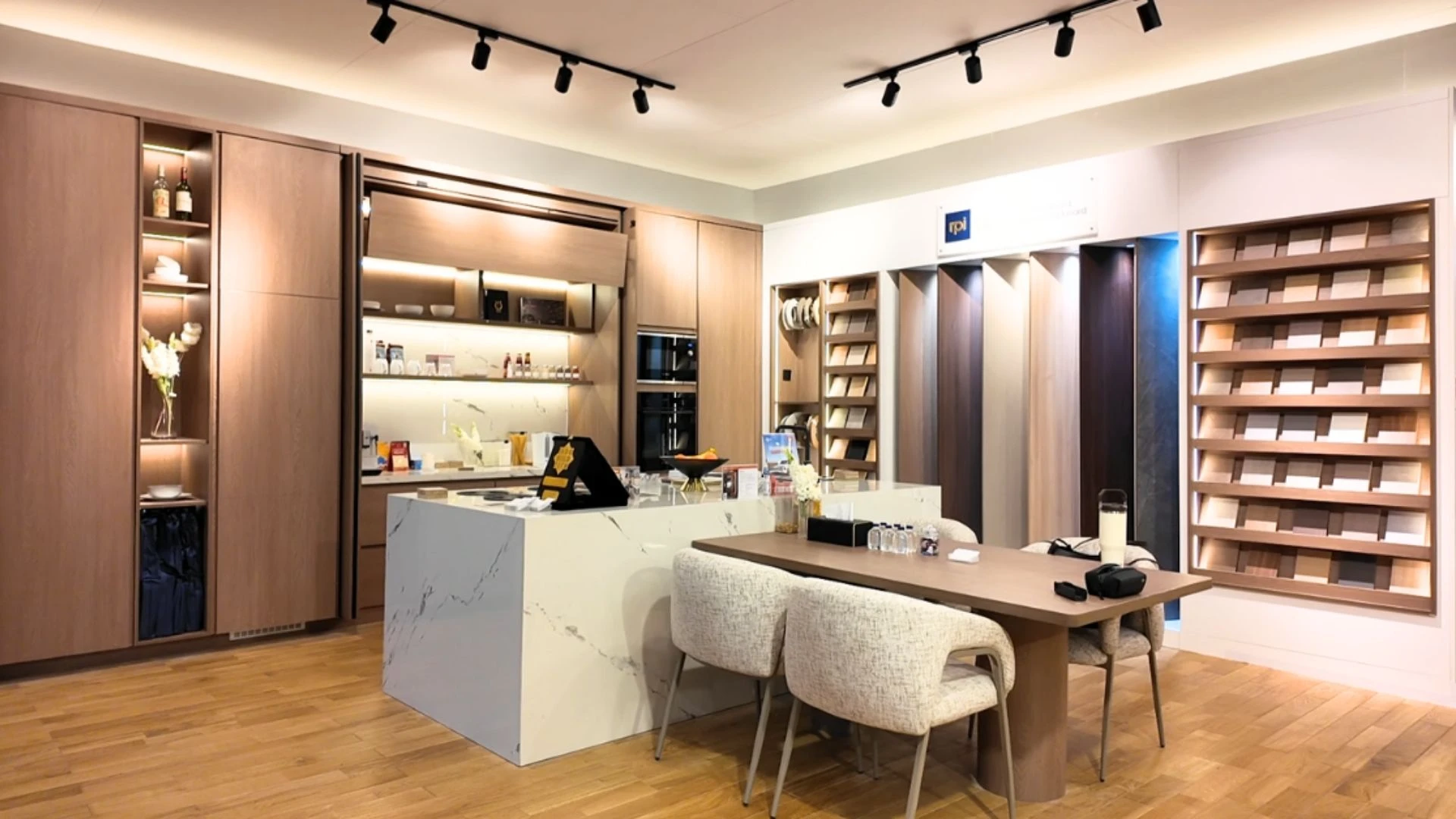 Kitchen set interior menggunakan MFC Board